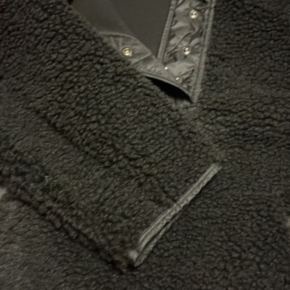 Athleta black cozy Sherpa snap 1/4 snap sweatshirt, small, new - Picture 13 of 14